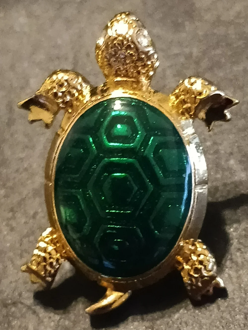 Avon Gold-Tone Turtle Brooch with Deep Green Enamel Shell